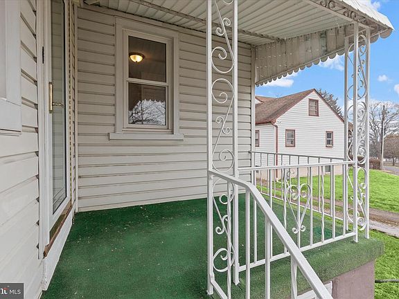 3rd image of 1218 Rustic Ave