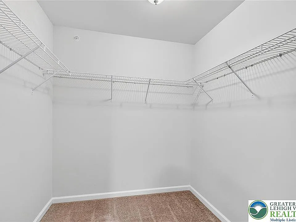 3 bed, 1899 sqft, $2,800 — Photo 4