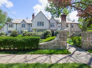 150 Corona Ave, Pelham, NY 10803