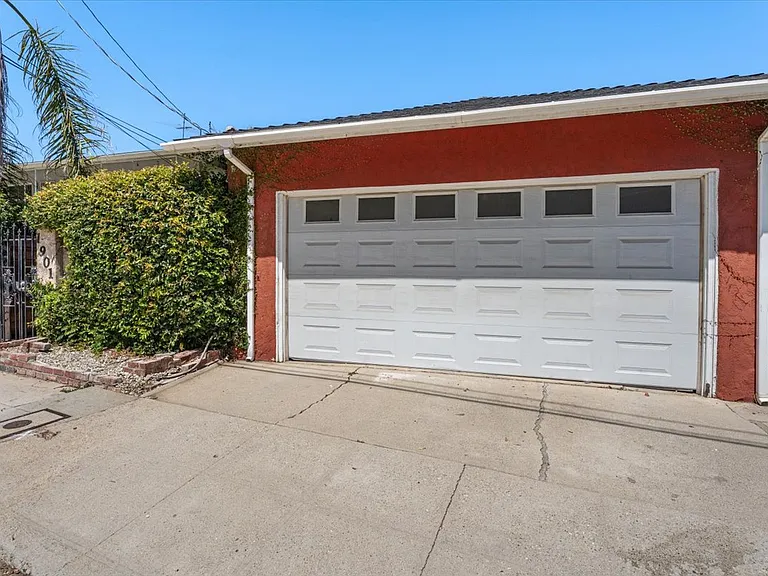 1901 Griffith Park Blvd #1901 — Photo 15