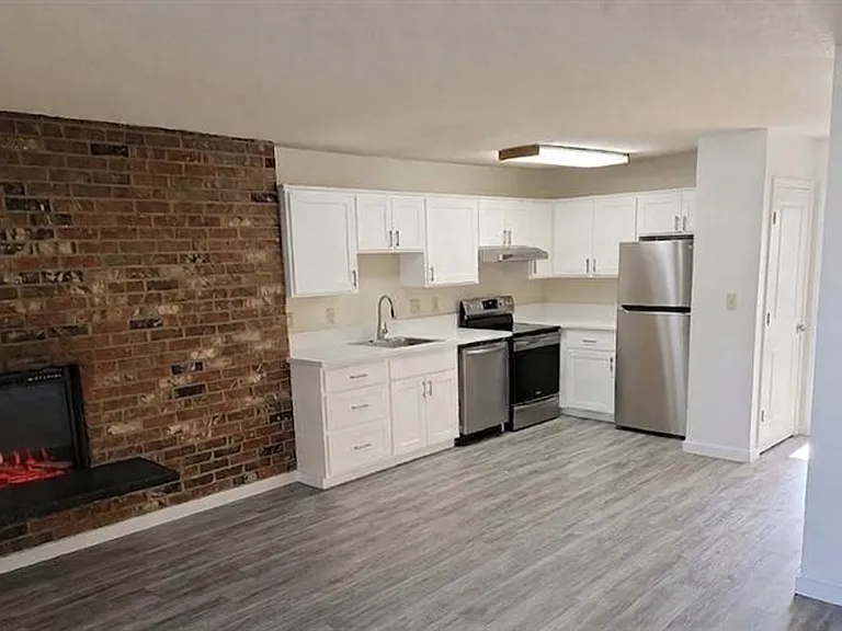 Tabor West Apartments — Photo 9