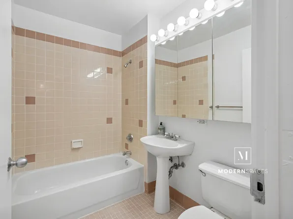 4-74 48th Avenue image 8 of 28