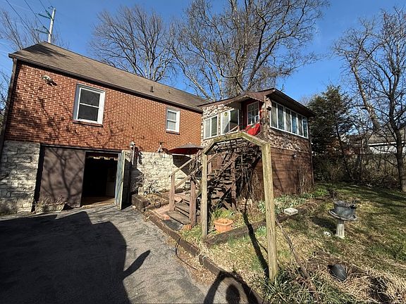 3rd image of 313 W Old Hickory Blvd