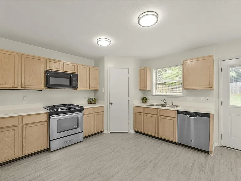 839 Autumn Point Ln — Photo 14