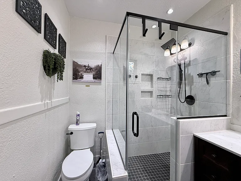 1326 E Platte Ave — Photo 7