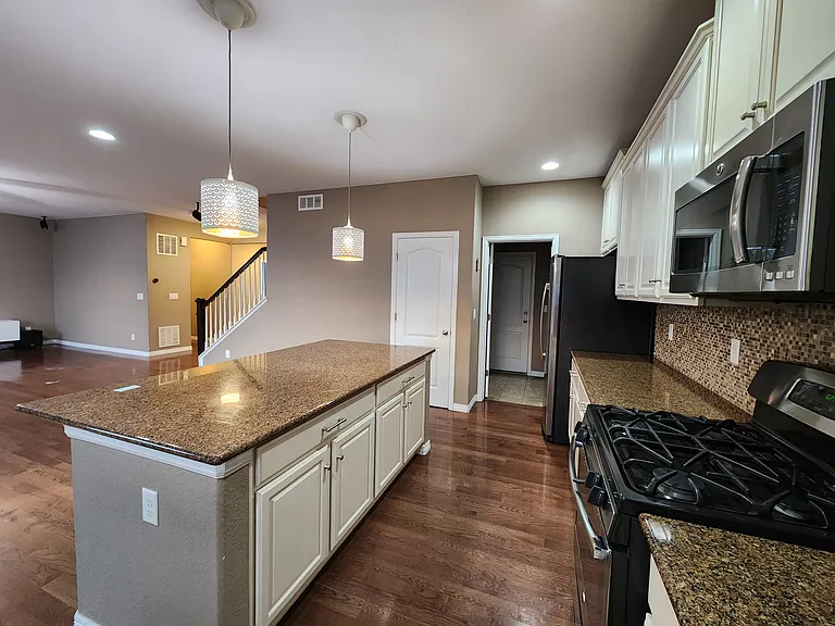 8314 Grasslands Way — Photo 16