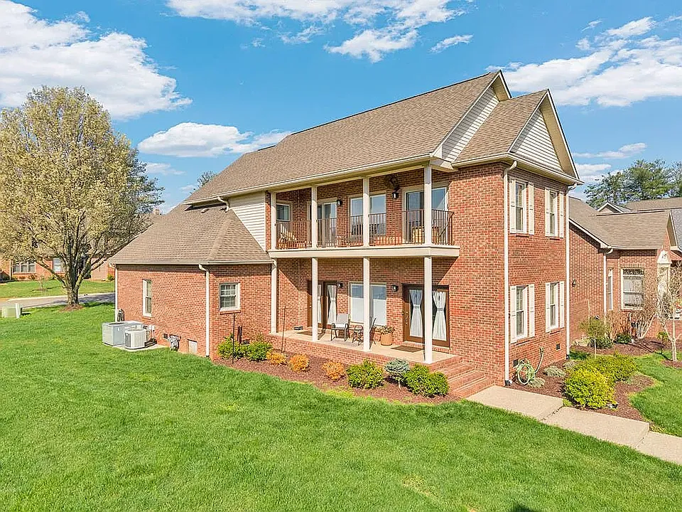 1700 Fairway Dr
