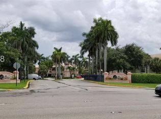 902 Belmont Ln, Pompano Beach, FL 33068