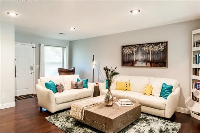 359 Montgomery Dr — Photo 3
