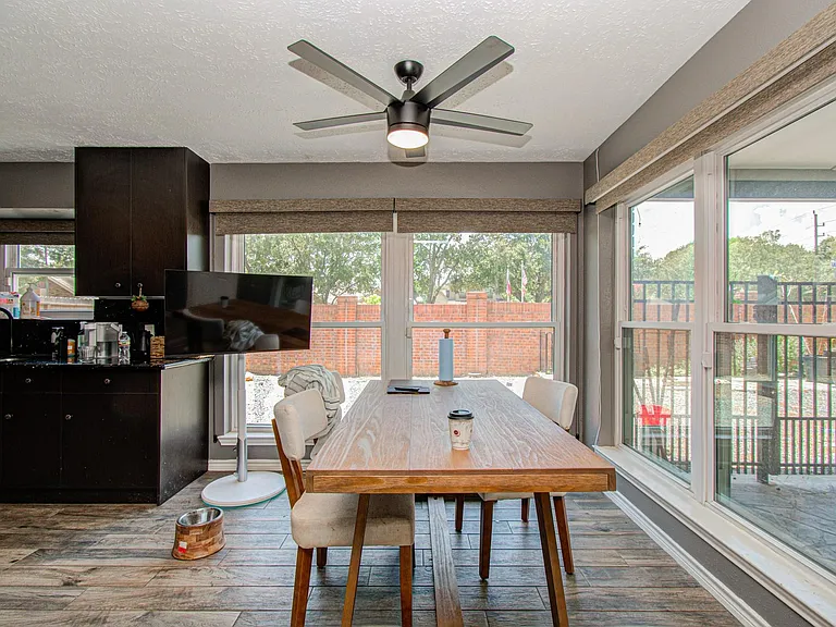 2122 Courtshire Ln — Photo 13