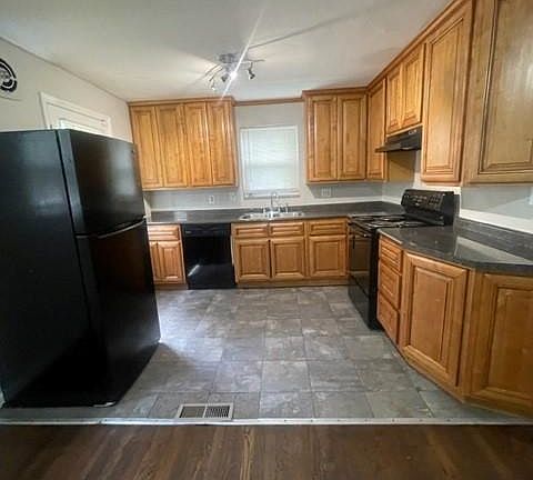 4th image of 1175 Toluca Ct