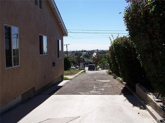 5th image of 3737 Floral Dr