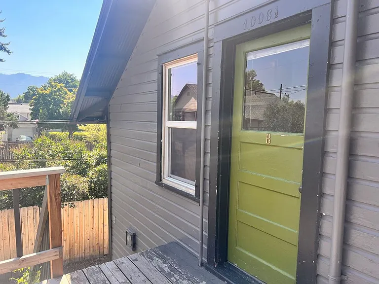 1004 W Pine St — Photo 4