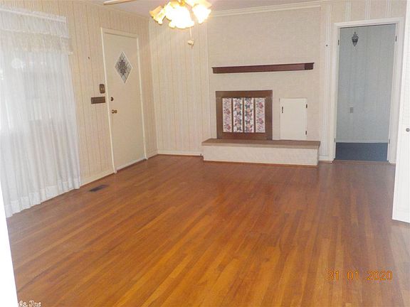 4th image of 811 Randall Dr