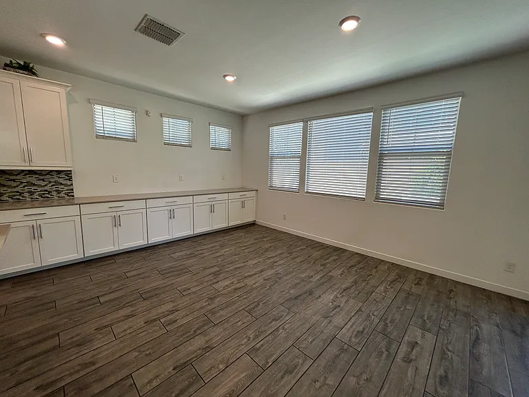 1146 E Weatherby Way — Photo 26
