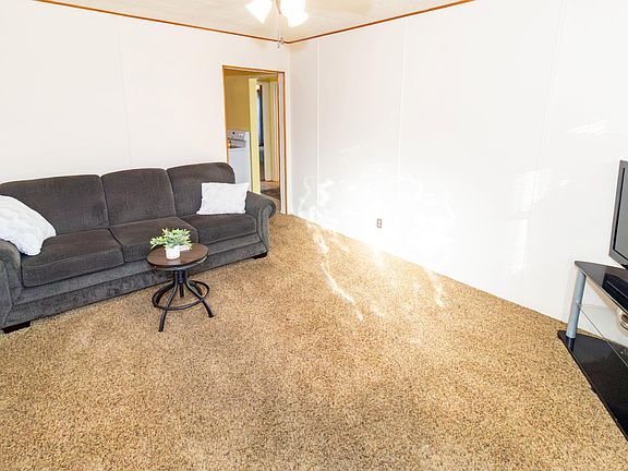 4th image of 829 Allens Ln