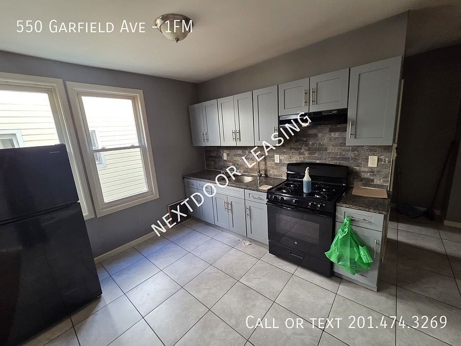 1st image of 550 Garfield Ave #1FM