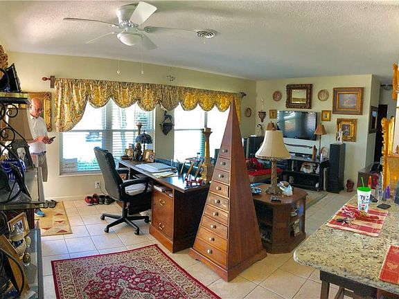 3rd image of 4504 Edgewater Dr
