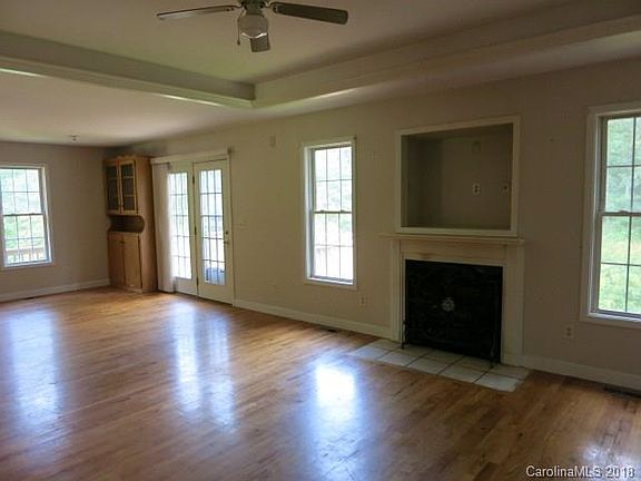 2nd image of 578 Hillside Dr