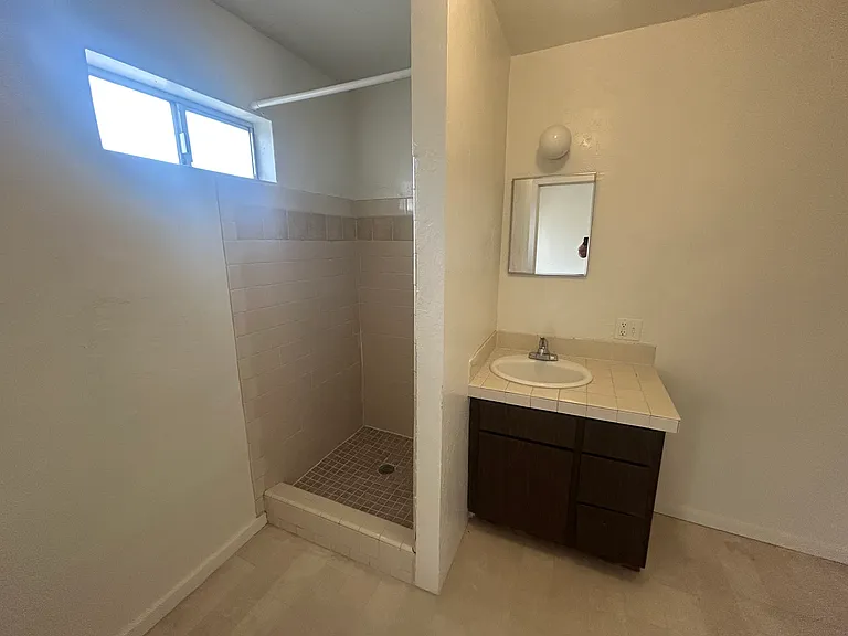 1340 N Linden Ave #9 — Photo 6