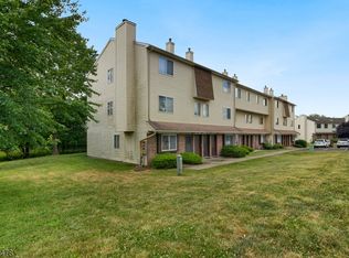 401 Orchard Meadows Dr, Union, NJ 07083