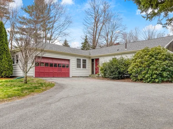 153 Thatcher St, Westwood, MA 02090