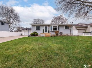 916 Cherry St, Monroe, MI 48161