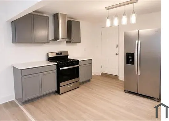 2925 S Chester St — Photo 5