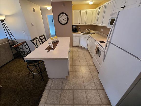 4th image of 871 37th Ave NW Unit C