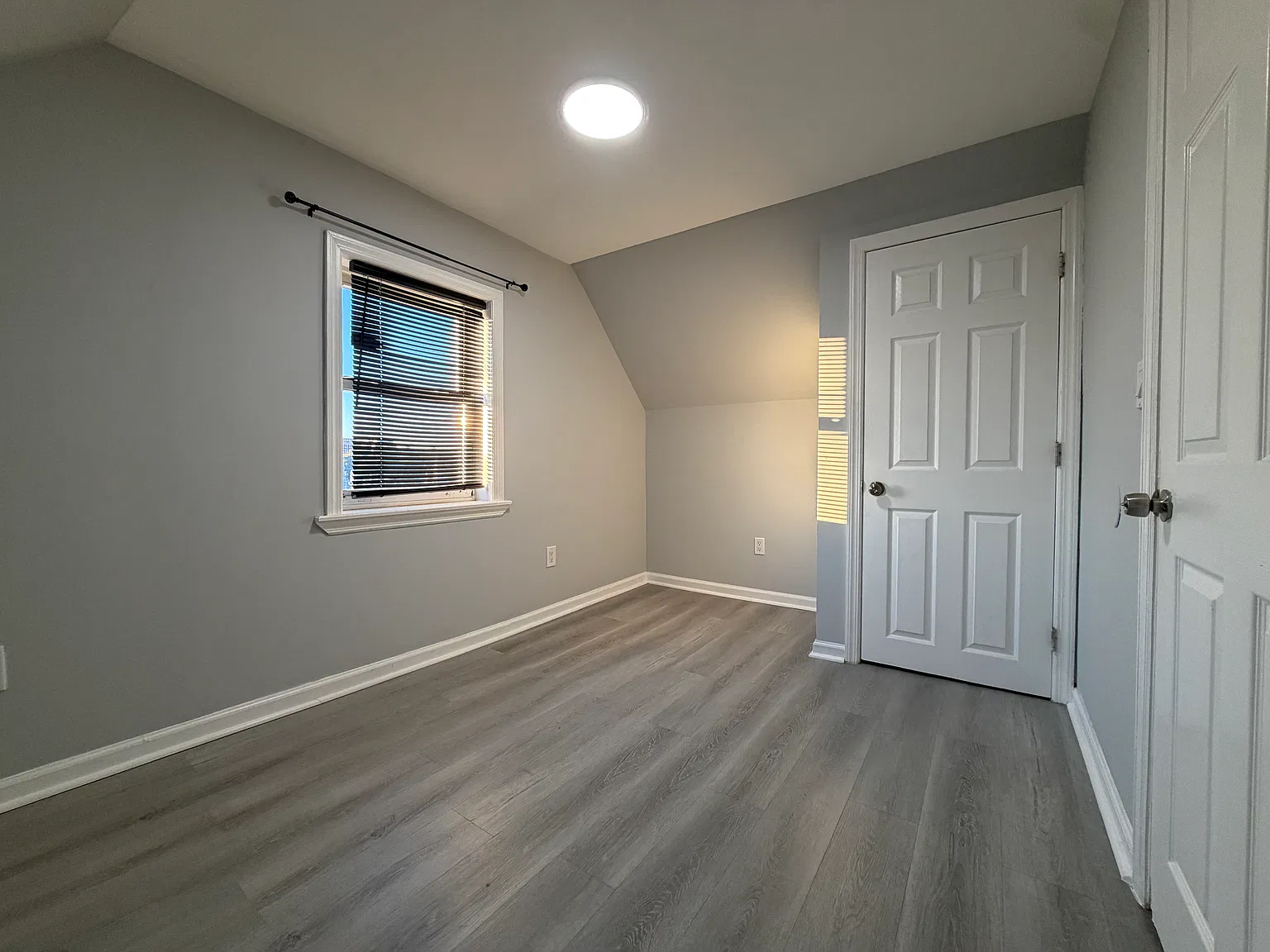 2 bed, 600 sqft, $1,600 — Photo 4
