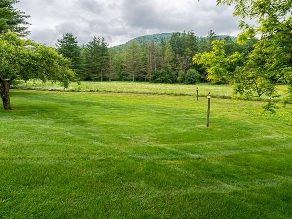 20 acres of front yard, open fields and mountain views!