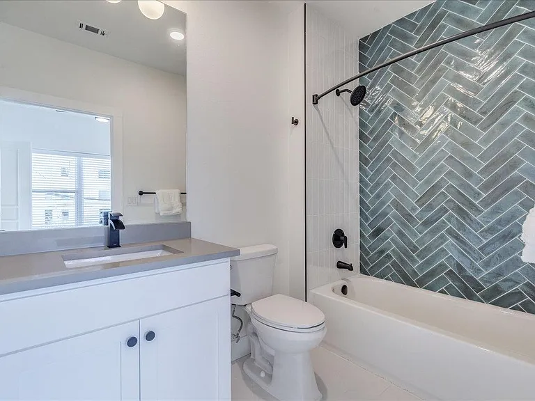 3000 Duval St #102 — Photo 16