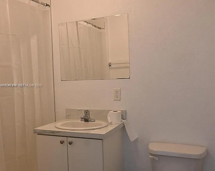 210 SW 3rd Ct — Photo 13