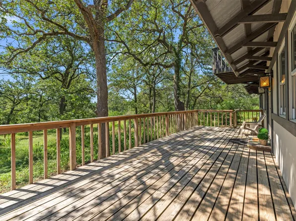 180 Ironstone Rd, Smithville, TX 78957
