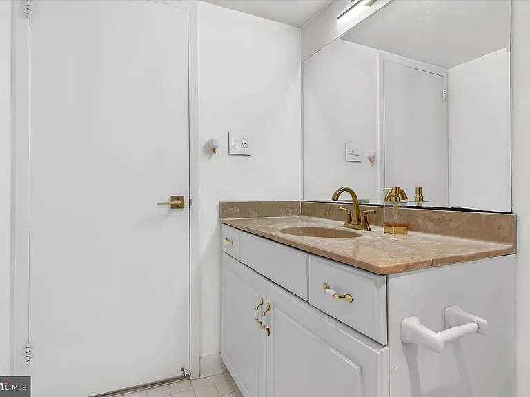 5225 Pooks Hill Rd #715N — Photo 17