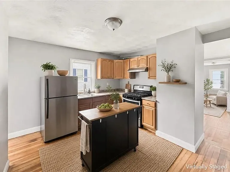 362 Weeden St — Photo 7