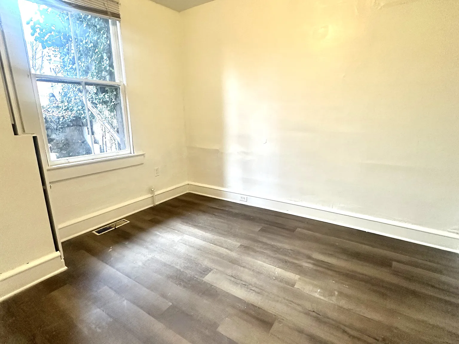2 bed, 900 sqft, $1,150 — Photo 4