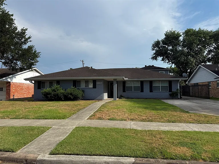 5811 McKnight St — Photo 1