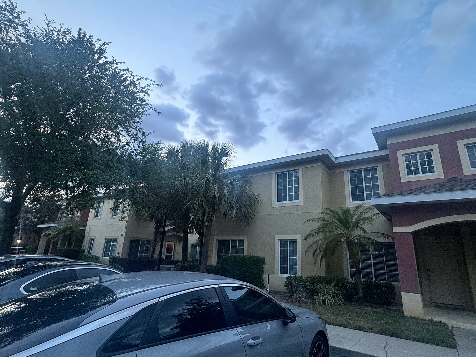 2 bed, 2.5 bath, 1429 sqft, $1,800 — Photo 2