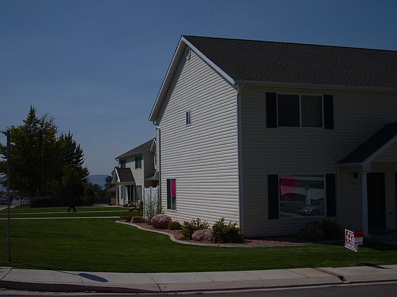 End unit, and more windows.