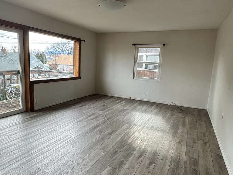 125 S Pine St — Photo 5