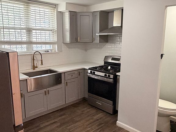 5th image of 831 Winton St