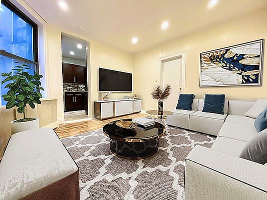 2nd image of 526 W 161st St #44
