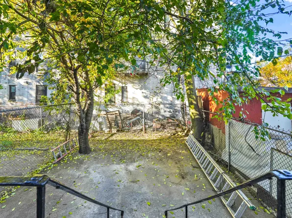 780 Hendrix Street image 25 of 25