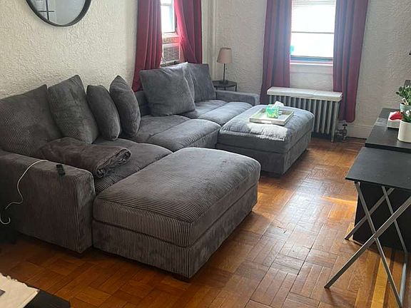 4th image of 3325 Barker Ave