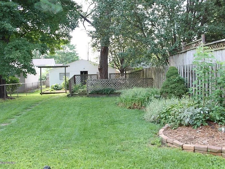 528 E Barbee Ave — Photo 8