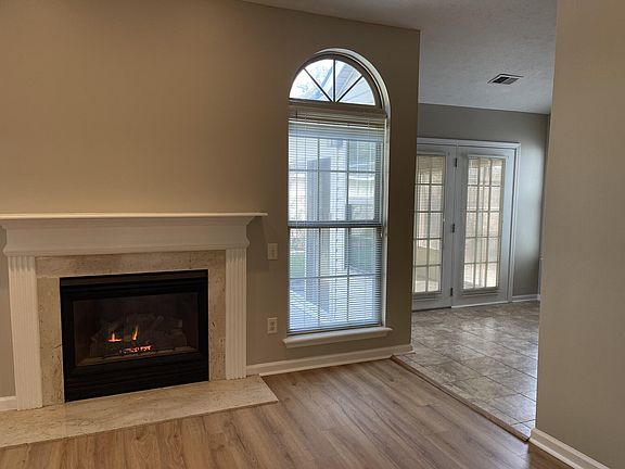3rd image of 1213 Melody Ln