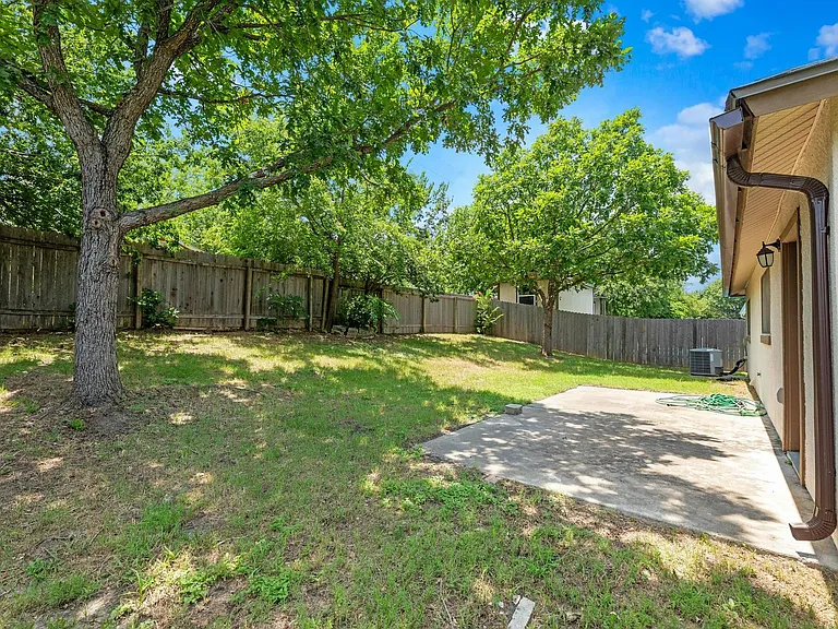 705 Catumet Dr — Photo 24
