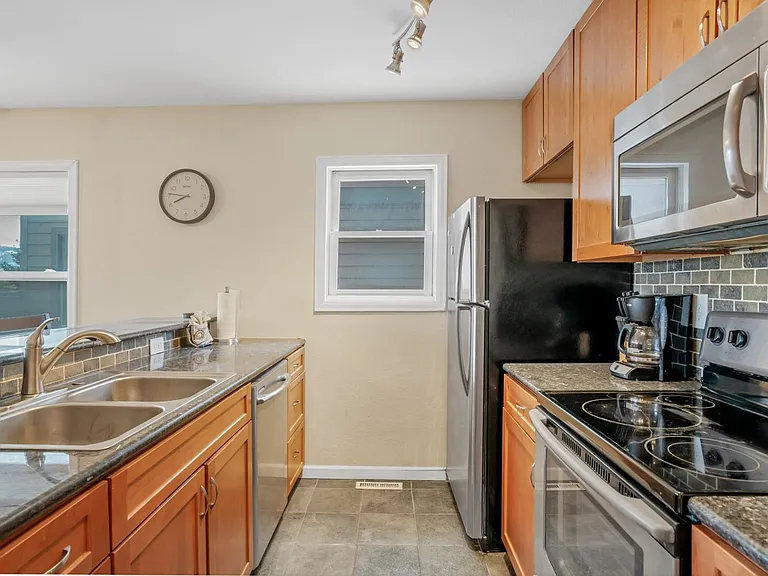 410D Bayview Dr — Photo 7