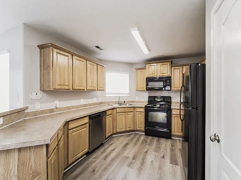 6913 Seney Dr — Photo 8